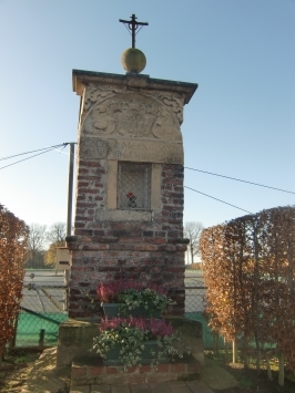 Geldern-Veert : Heideweg, Kölner Heiligenhäuschen, ältestes Heiligenhäuschen am Niederrhein ( 1686 errichtet )